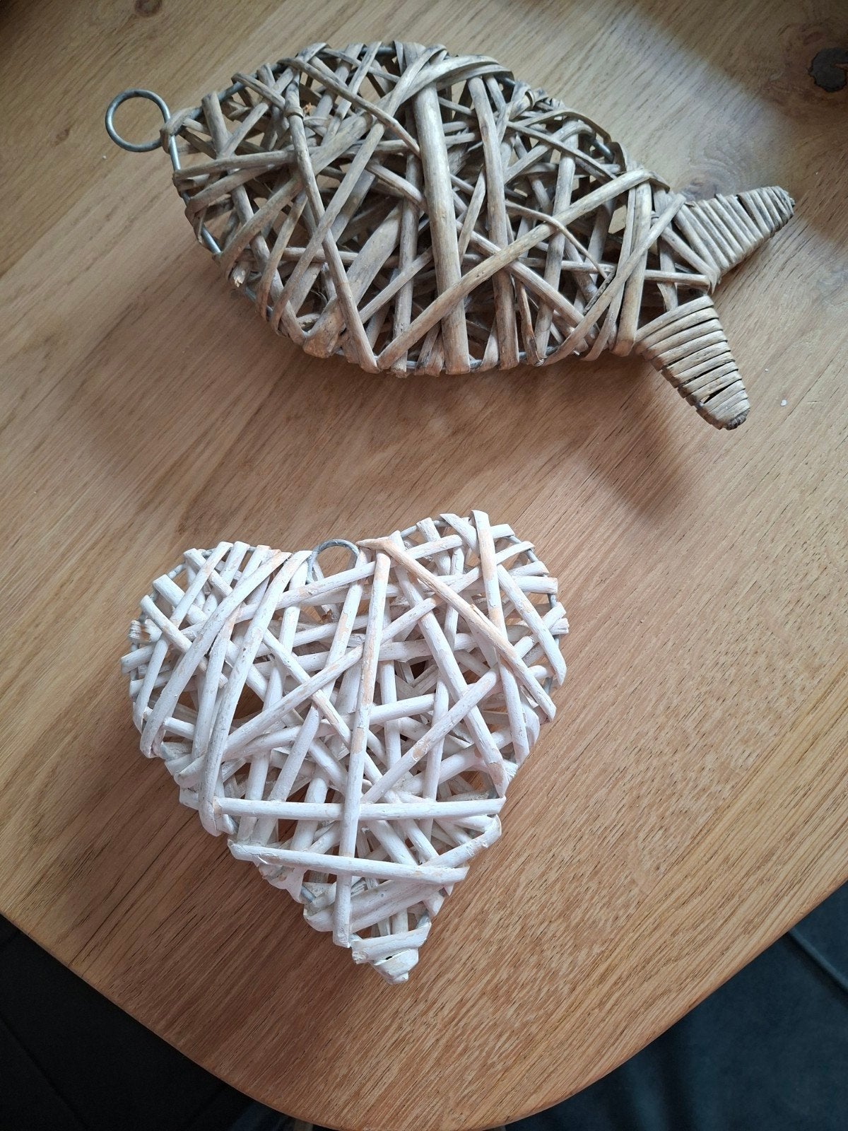 Houten hart en vis decoratie, Ophalen