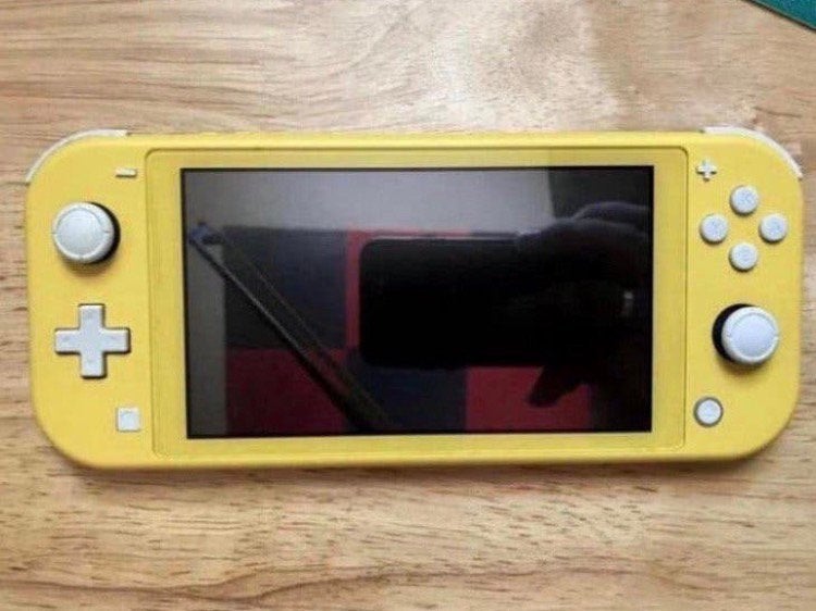 Nintendo Switch Lite geel. 140€., Spelcomputers en Games, Ophalen of Verzenden, Geel, Zo goed als nieuw
