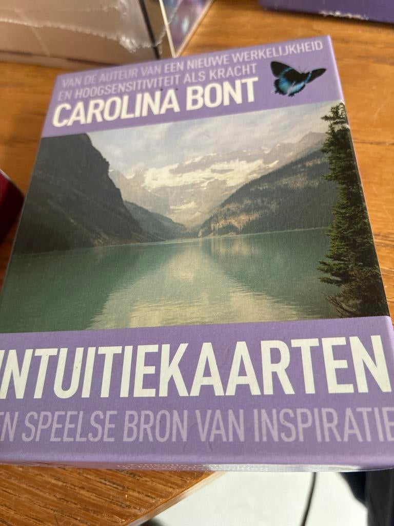 Intuïtiekaarten Carolina Bont - Inspiratie & Zelfinzicht, Ophalen of Verzenden, Zo goed als nieuw, Spiritualiteit algemeen, Instructieboek