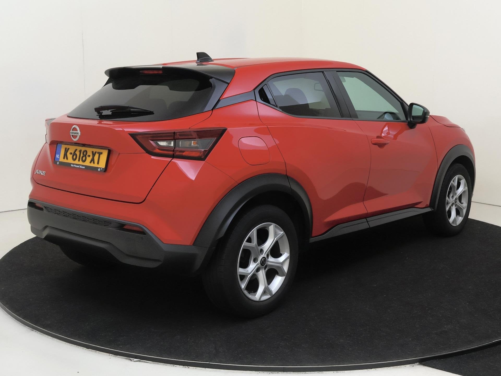 Foto 4 van Nissan Juke 1.0 DIG-T N-Connecta | Achteruitrijcamera | Appl