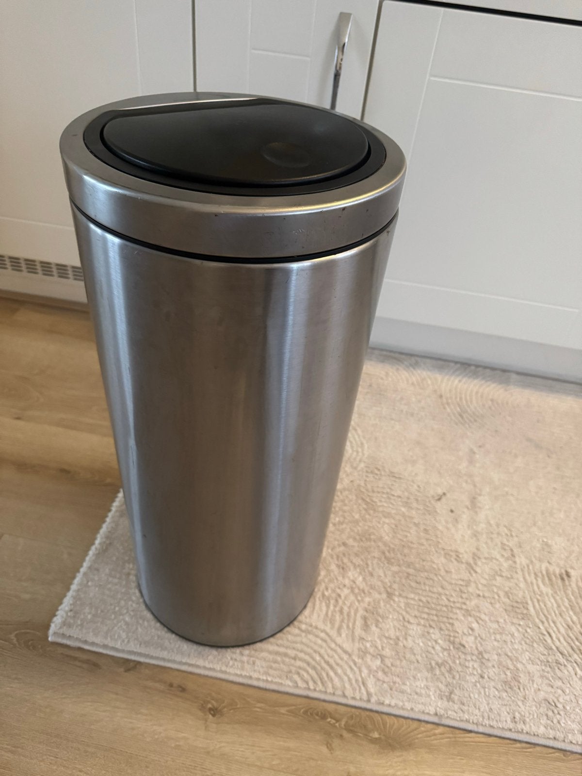 Brabantia Bo Bin Touch Prullenbak Staal rond, Huis en Inrichting, Woonaccessoires | Prullenbakken, Ophalen, Gebruikt, 20 tot 30 liter