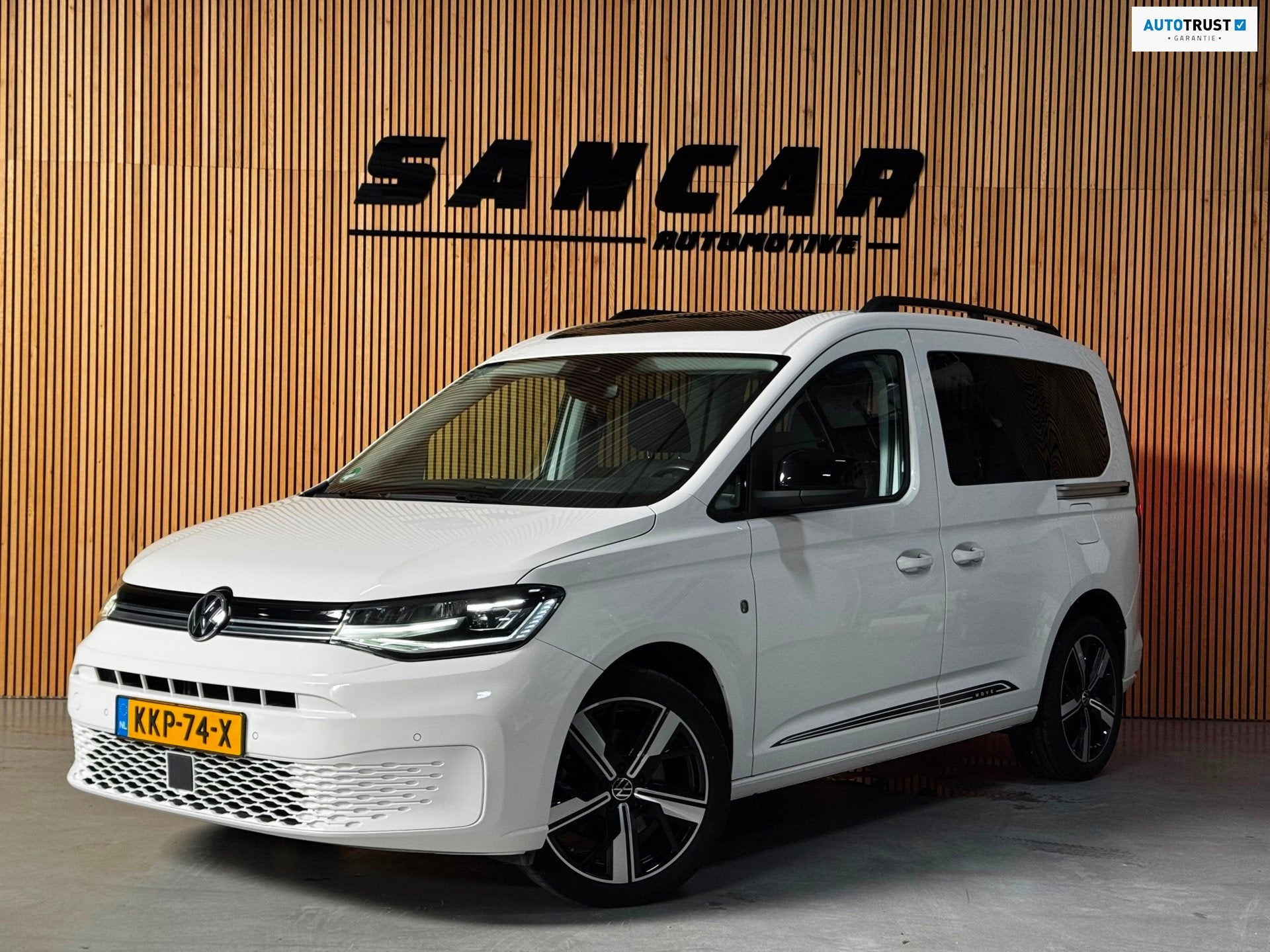 Volkswagen CADDY 1.5 TSI 5p PANO|TREKHAAK|VIRTUAL|CAMERA|FUL, Dealer onderhouden, 4 cilinders, Leder en Stof, Wit