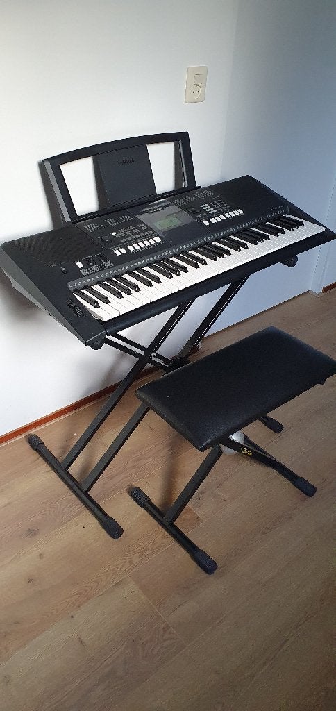 Keyboard Yamaha PSR-E423 piano Midi keyboard, Muziek en Instrumenten, Keyboards, Ophalen, 61 toetsen, Yamaha, Zo goed als nieuw