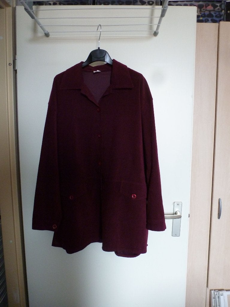 herfst NIEUW jasje BURGUNDY suedine 46  -GRATIS zend, Kleding | Dames, Overige kleuren, Verzenden, Maat 46/48 (XL) of groter, Nieuw