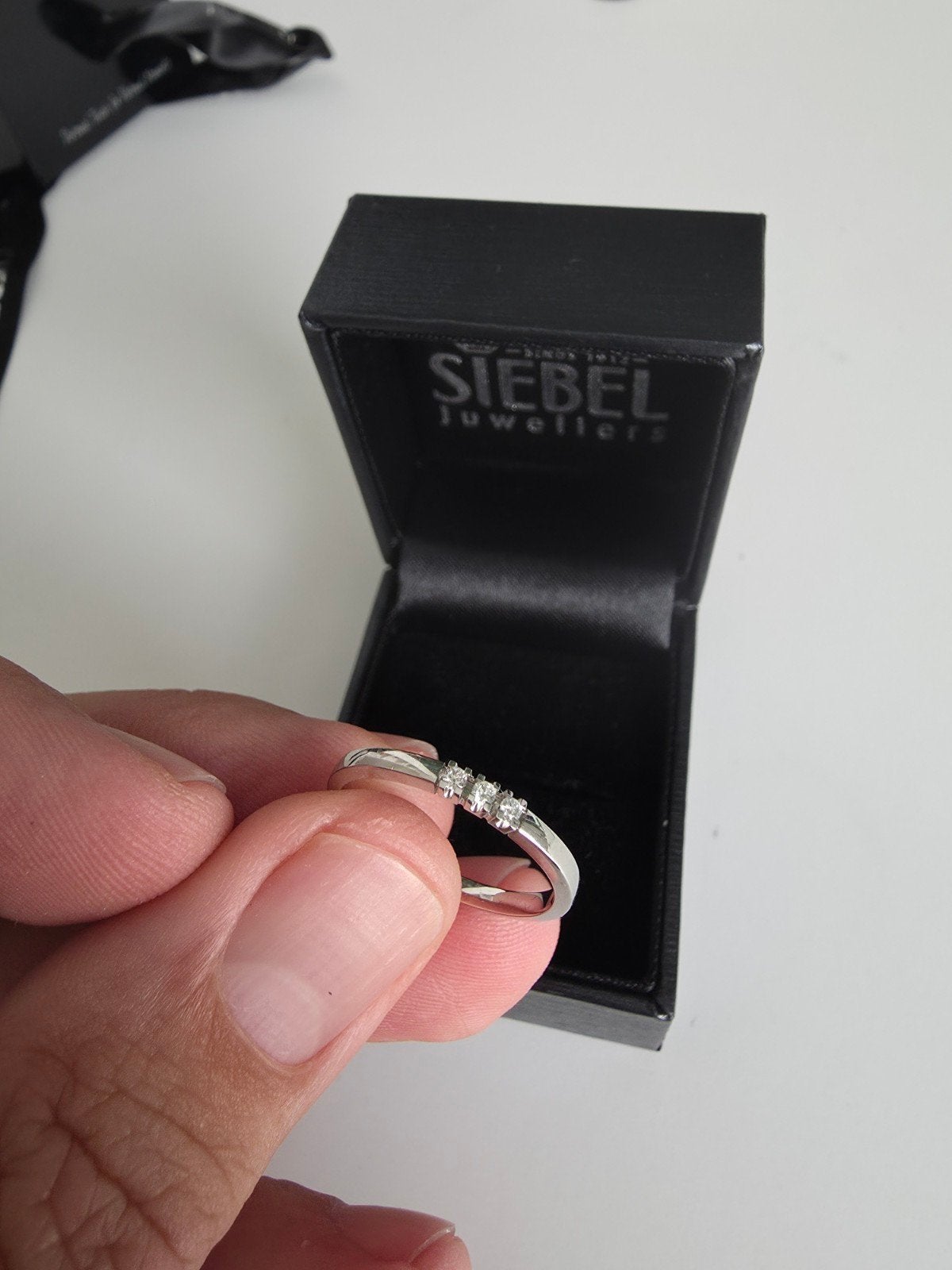 Siebel Juweliers 14K Witgouden Ring met Diamanten, Ophalen, 18 tot 19, Nieuw, Met edelsteen