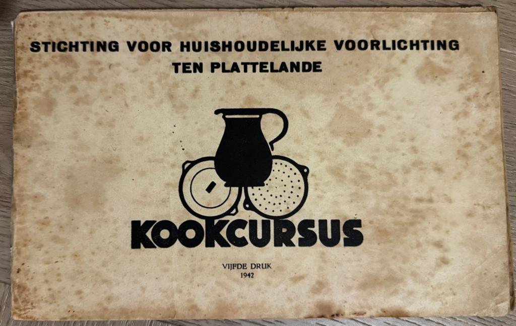 Kookcursus vijfde druk 1942, Antiek en Kunst, Antiek | Boeken en Bijbels, Ophalen of Verzenden