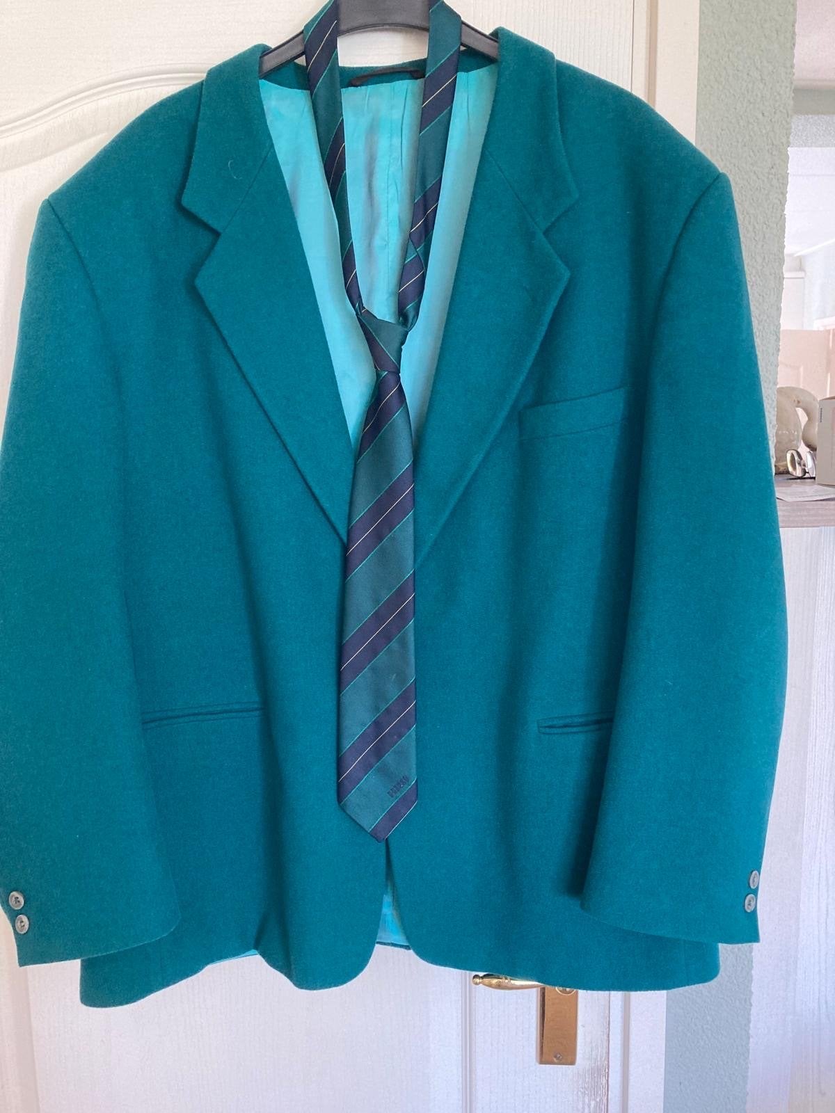 Groen colbert met stropdas - Maat 56, Ophalen of Verzenden, Gedragen, Maat 56/58 (XL), Groen