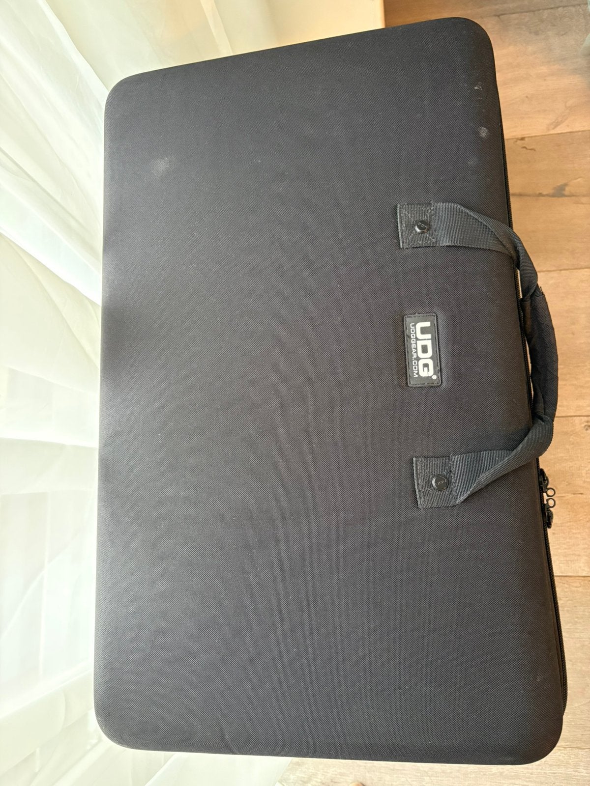 Foto 3 van Pioneer DDJ-SB DJ-set met Reloop ADM-5 monitoren