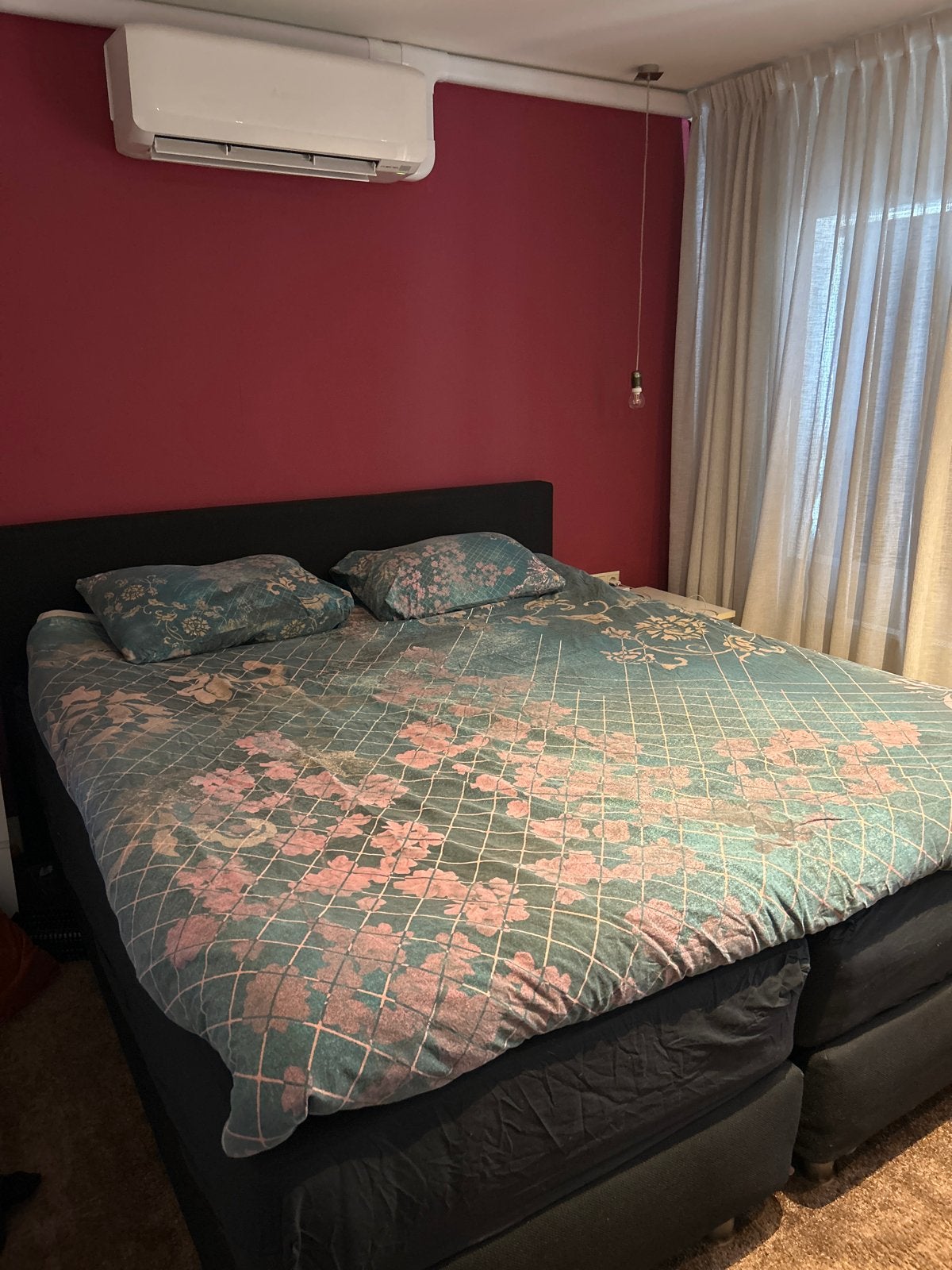 Boxspring 180x200 met 1 jaar oude matrassen, Ophalen, Gebruikt, Zwart, Tweepersoons