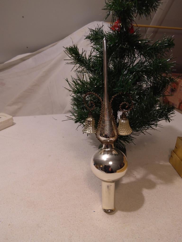 Oude piek met 2 klokjes., Diversen, Kerst, Ophalen of Verzenden, Gebruikt
