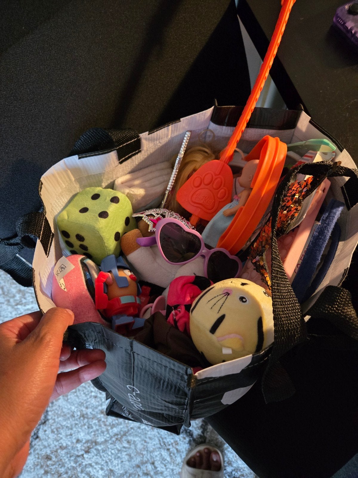 een tas met speelgoed, 33 - 40 uur, Overige niveaus, Starter, Overige vormen
