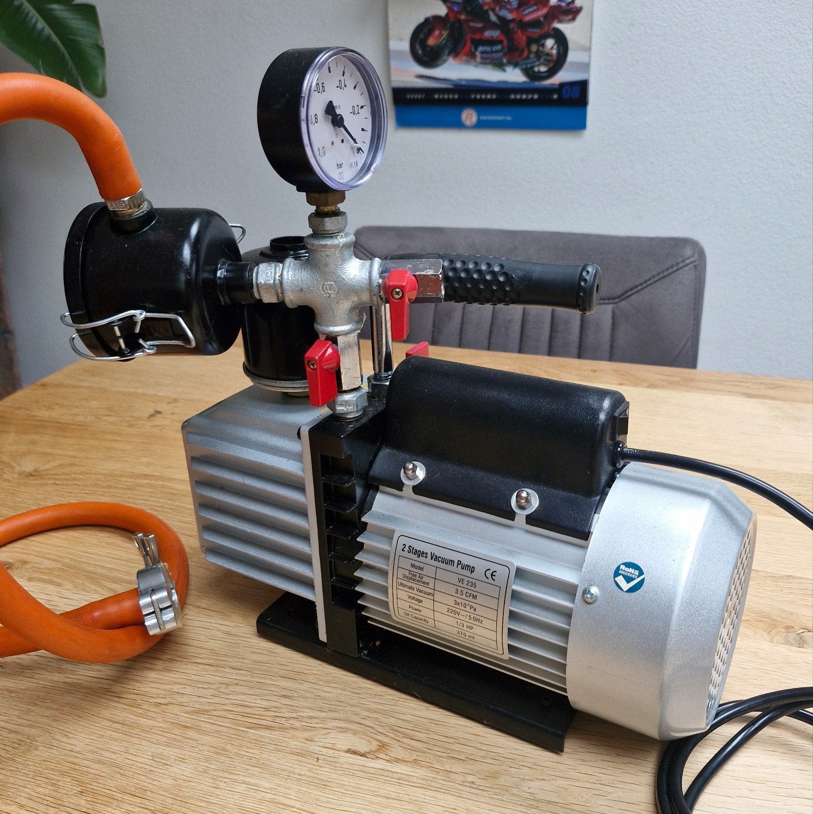 2 Stage Vacuum Pomp VE 235. 250W 6 m³/h, 100 liter of meer, Ophalen of Verzenden, Zo goed als nieuw, Minder dan 200 liter/min