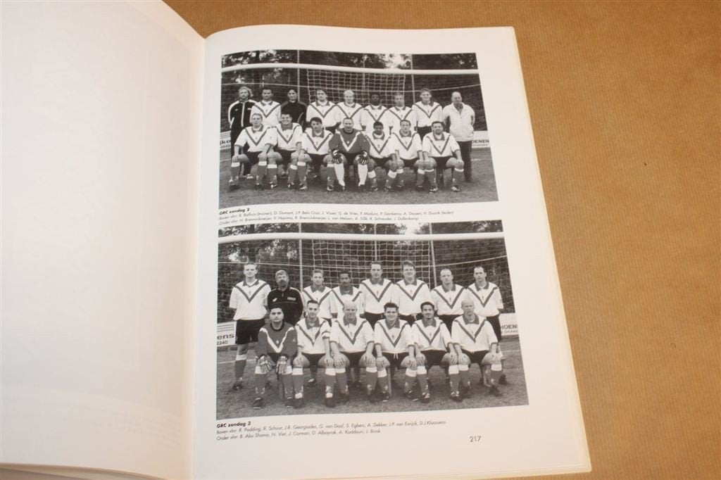 GRC 1902-2002 — 100 Jaar Voetbal In Groningen, Ophalen of Verzenden, Zo goed als nieuw