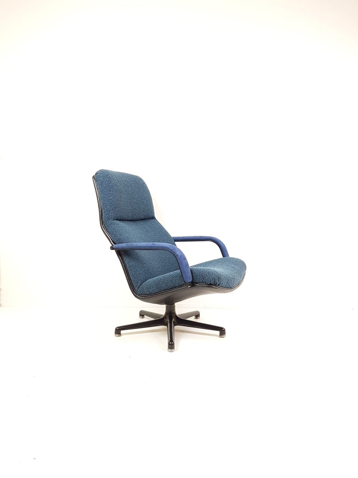 Vintage Artifort draaifauteuil | nieuw gestoffeerd blauw, Ophalen of Verzenden, 75 tot 100 cm, 50 tot 75 cm