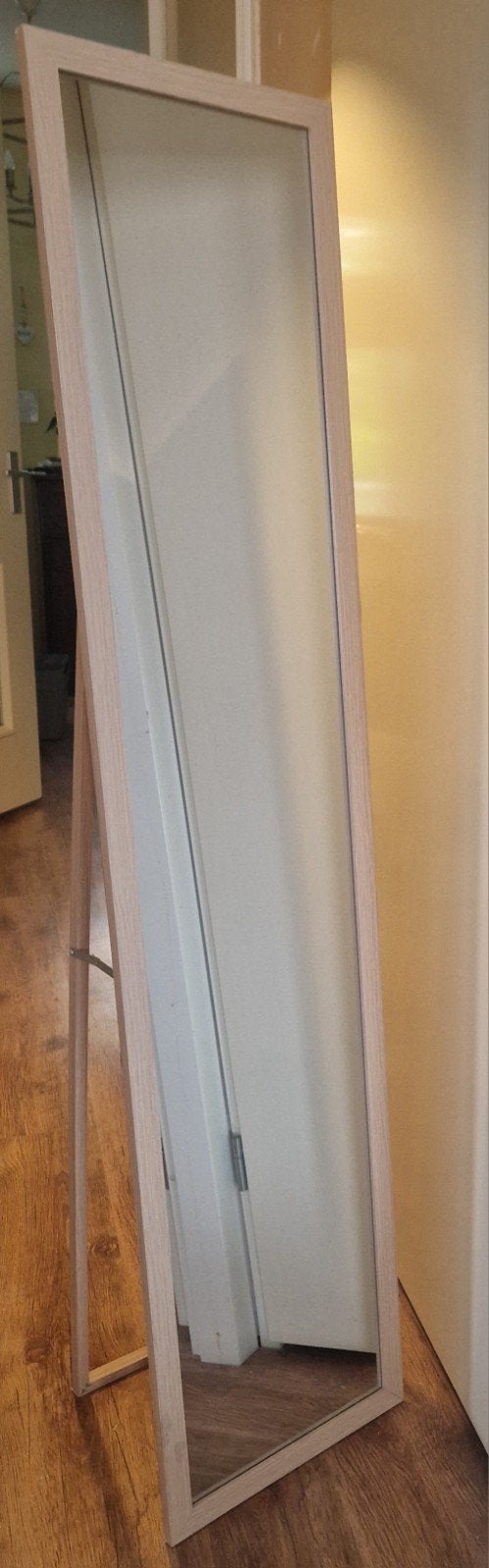 Grote staande spiegel met houten frame, Ophalen, Minder dan 50 cm, Zo goed als nieuw, 150 tot 200 cm