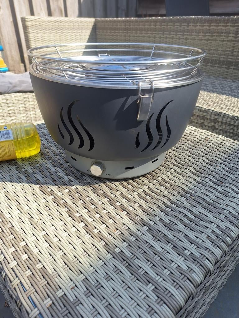 Compacte Tafel BBQ - Ideaal voor Balkon of Tuin, Ophalen of Verzenden, Gebruikt, Met accessoires