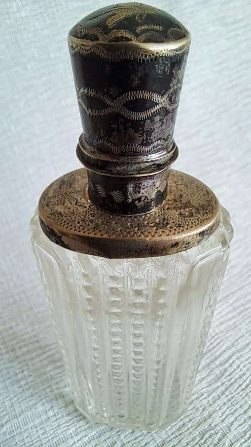 Antieke Kristallen Odeurflacon met Zilveren Niëllo Dop vogel, Verzamelen, Parfumverzamelingen, Ophalen of Verzenden, Gebruikt