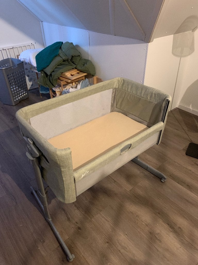 Co-sleeper met handmatige schommel functie, Ophalen, Zo goed als nieuw, Wieg