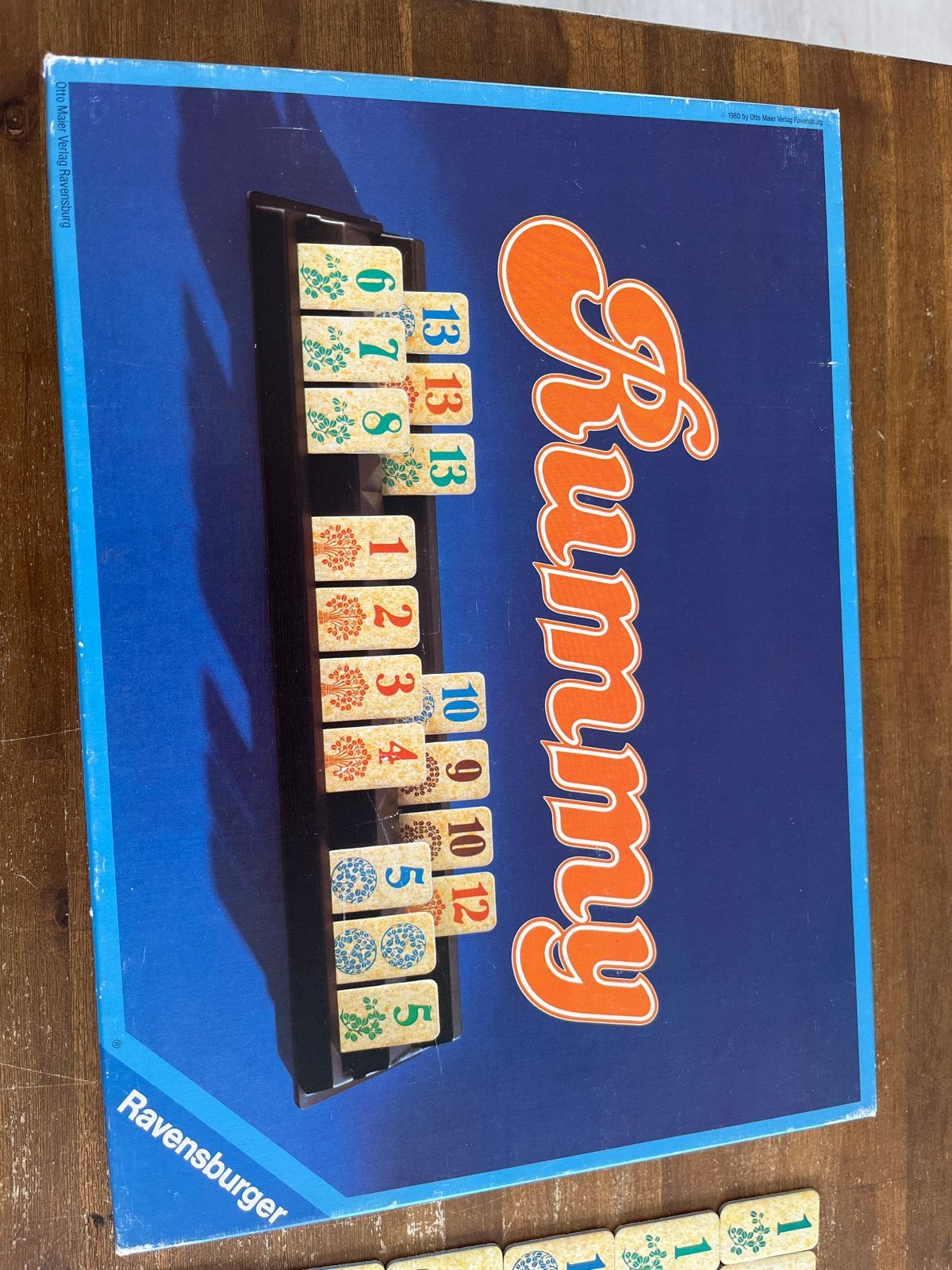 Rummy spel van Ravensburger - Compleet met plastic bordjes, Drie of vier spelers, Ophalen of Verzenden, Gebruikt