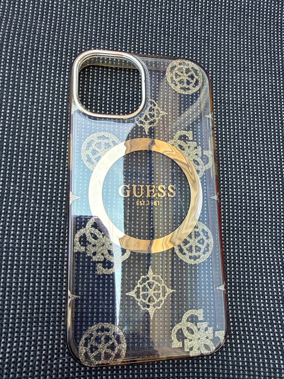 Guess iPhone 13,14 en 15 hoesje met MagSafe, Kunststof, MagSafe, Goud, Hoesje of Tasje