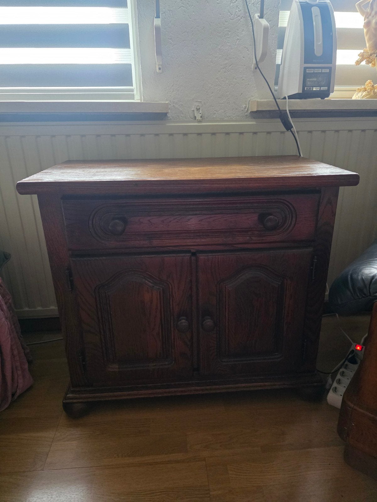 Antiek houten kastje met lade en deuren, Ophalen