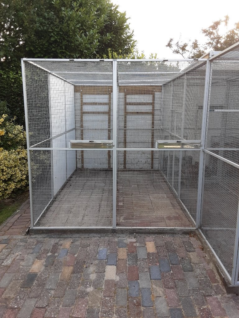 Voliere, Dieren en Toebehoren, Vogels | Hokken en Kooien, Ophalen, Zo goed als nieuw, Aluminium, Volière