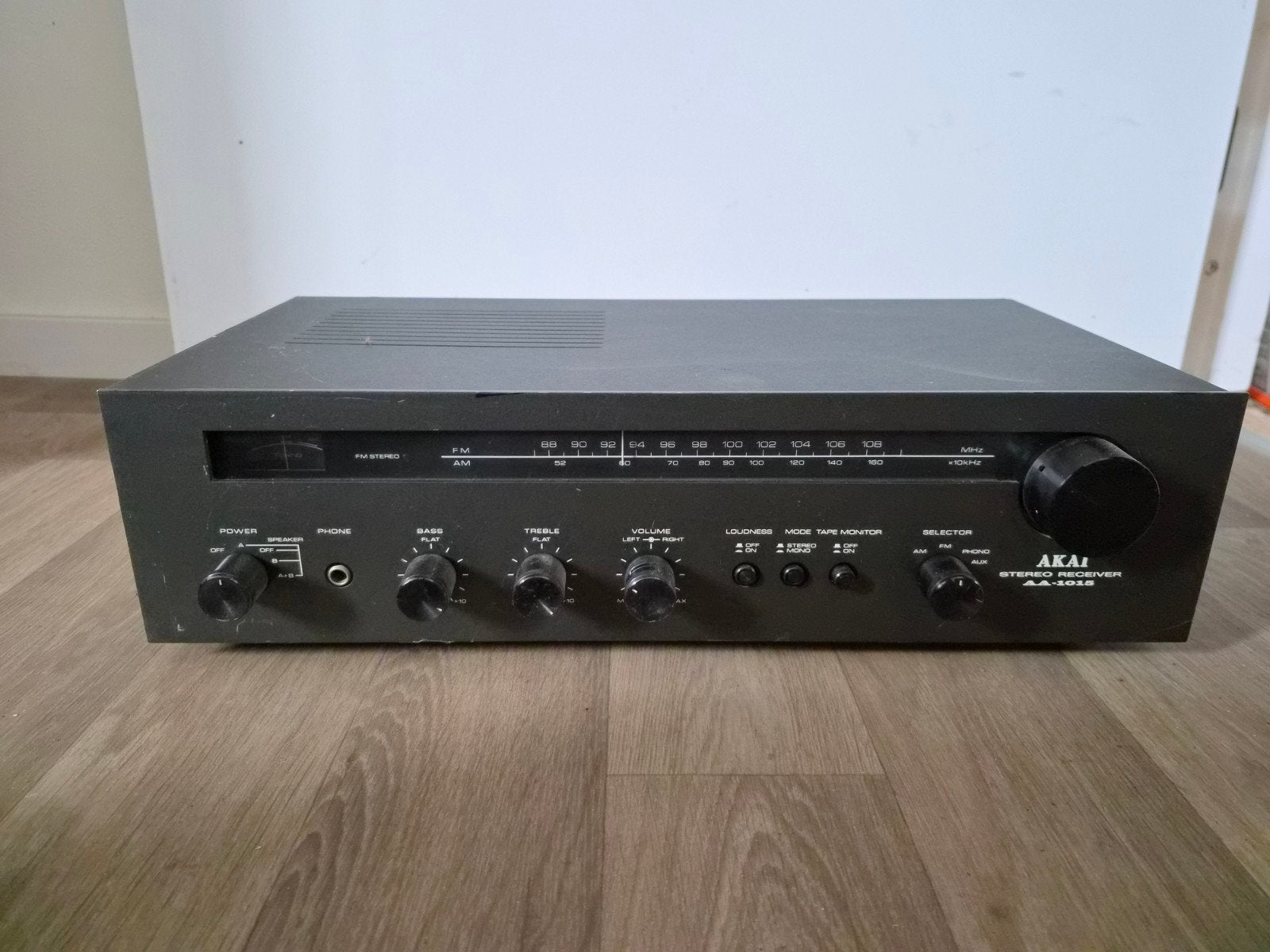 AKAI versterker tuner near mint, Overige merken, Ophalen of Verzenden, Zo goed als nieuw, Minder dan 60 watt