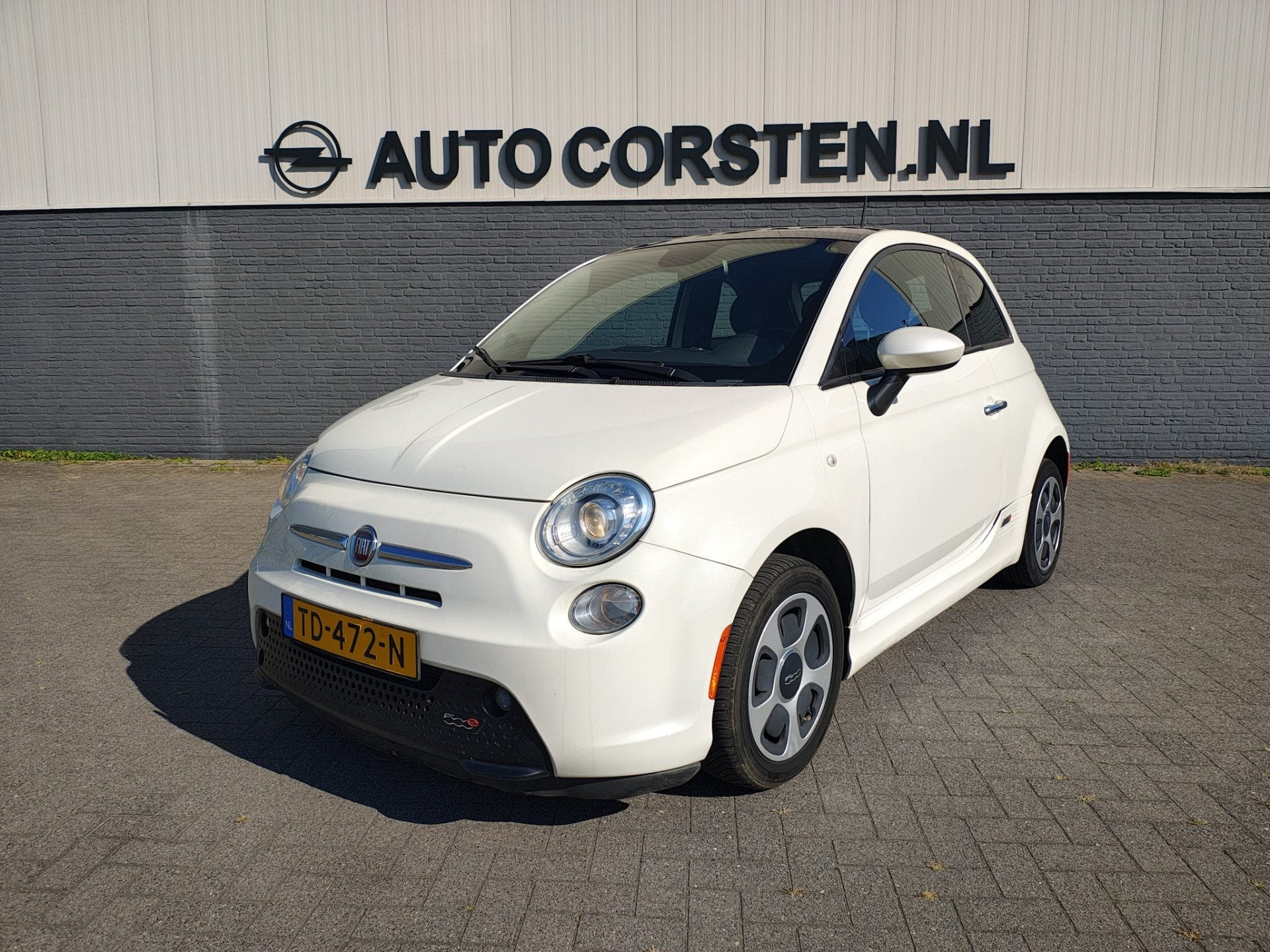 Fiat 500 E 24kWh 113PK AUT. Leer Schuif-/Kanteldak Ecc Stoel, Auto's, Fiat, Gebruikt, Zwart, Wit, Te koop