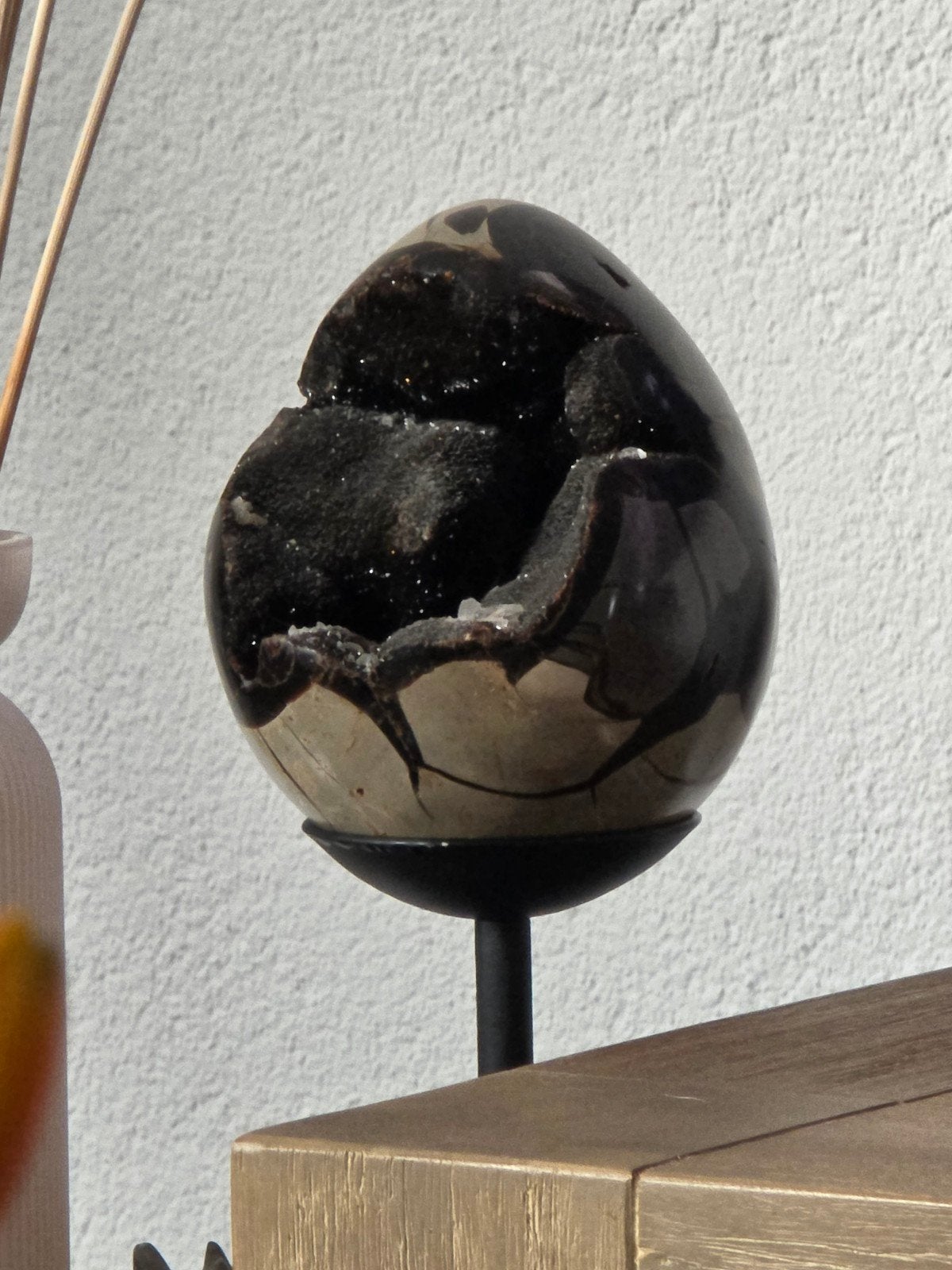 Draken Ei Geode op Standaard - 25 cm Hoog, Ophalen of Verzenden, Mineraal