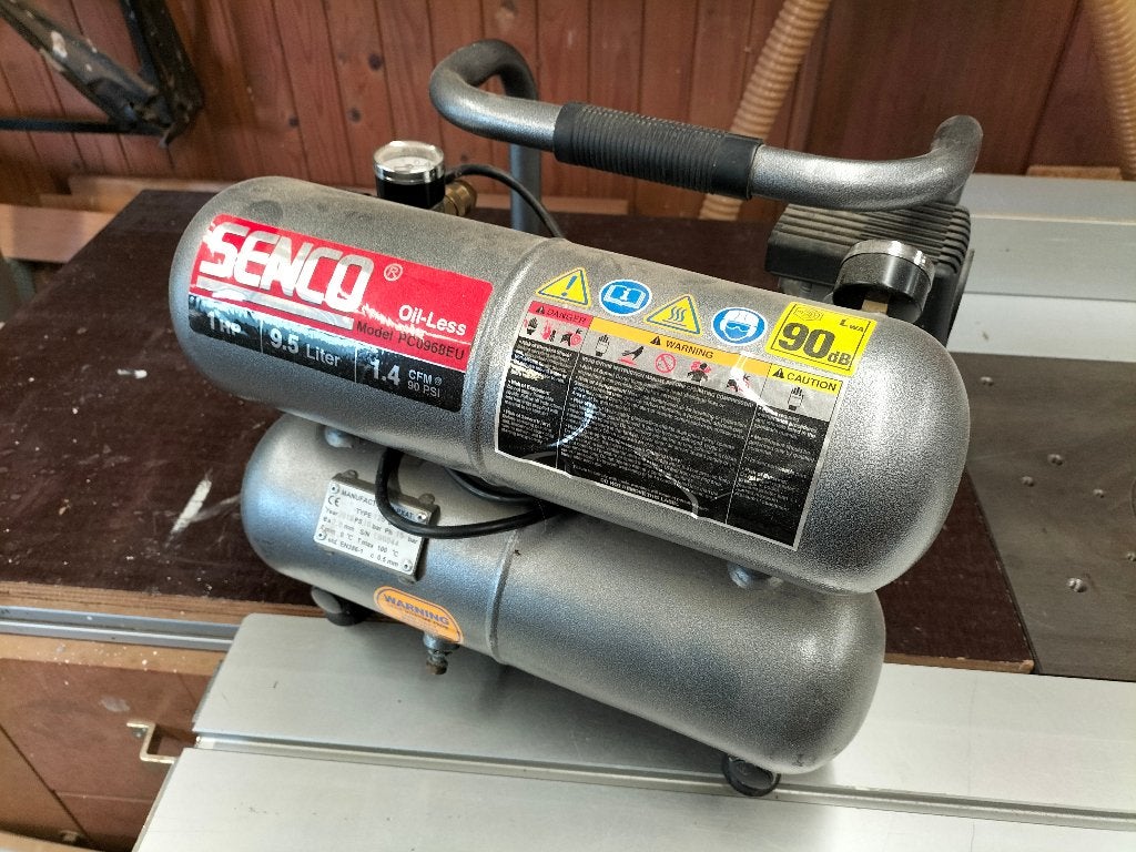 Compressor, compact en stil!!, Doe-het-zelf en Verbouw, Ophalen, Mobiel, 6 tot 10 bar, Zo goed als nieuw