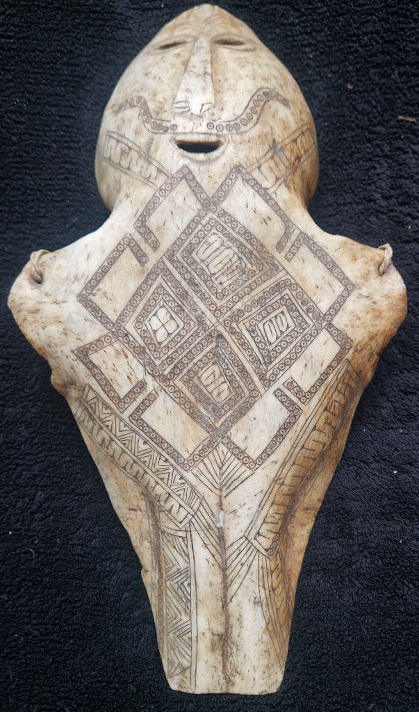 Tribal art ATONI people Timor Indonesia scrimshaw Skull, Handgemaakt, Natuurlijk materiaal, Masker, Ophalen of Verzenden