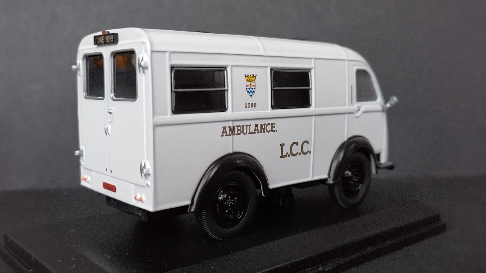 Austin K8 LCC Hospital Ambulance 1:43 Oxford Diecast Pol, Overige merken, Auto, Verzenden, .
