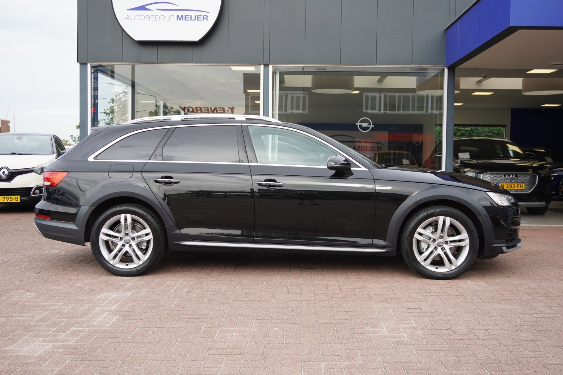 Foto 3 van Audi A4 allroad quattro 2.0 TDI Pro Line Plus Automaat | 151