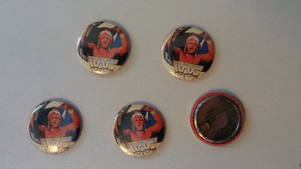 Worstelen Hulk Hogan WWE WWF buttons sport Wrestling, Verzenden, Zo goed als nieuw, Overige onderwerpen