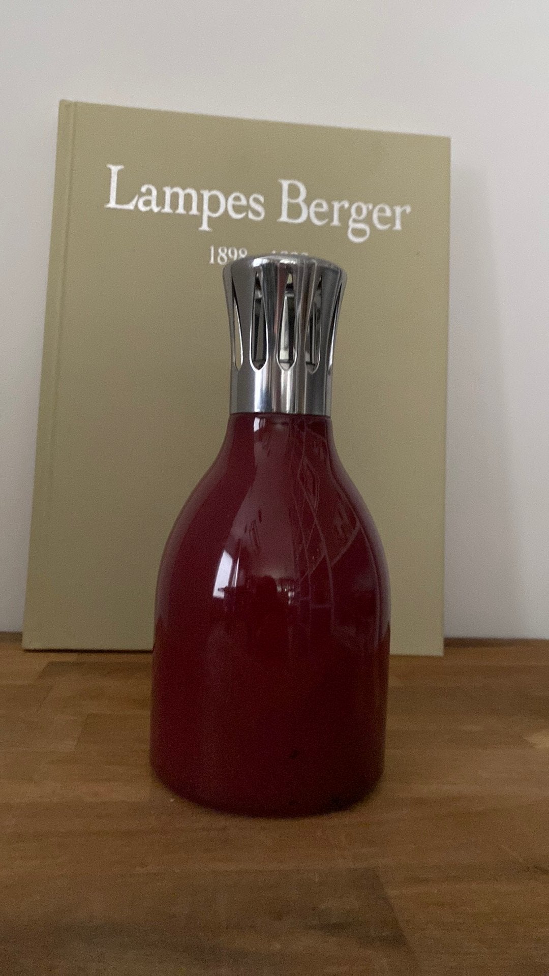 Lampe Berger/Maison Berger geurbrander Milk Cherry, Overige stijlen, Ophalen of Verzenden, Zo goed als nieuw, Glas