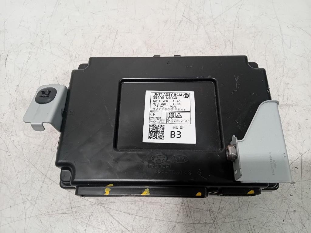 Computer body control Hyundai Kona, Onderdelen@venauto.nl, Van der Ven Autorecycling B.V., Gebruikt, Ettenseweg 76, 4706 PB Roosendaal, The Netherlands