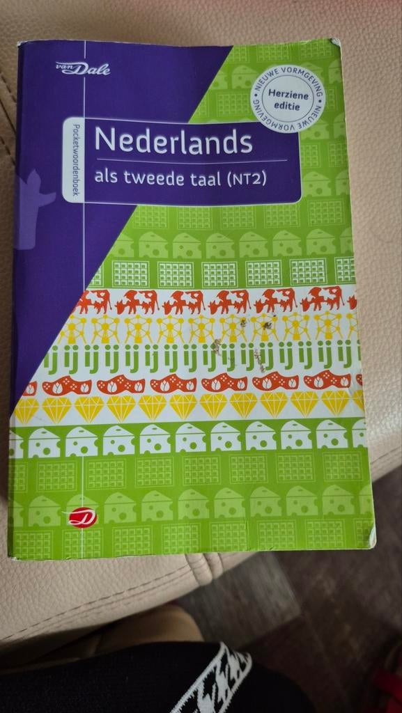Van Dale Pocketwoordenboek Nederlands als tweede taal (NT2), Ophalen of Verzenden, Zo goed als nieuw, Van Dale, Nederlands