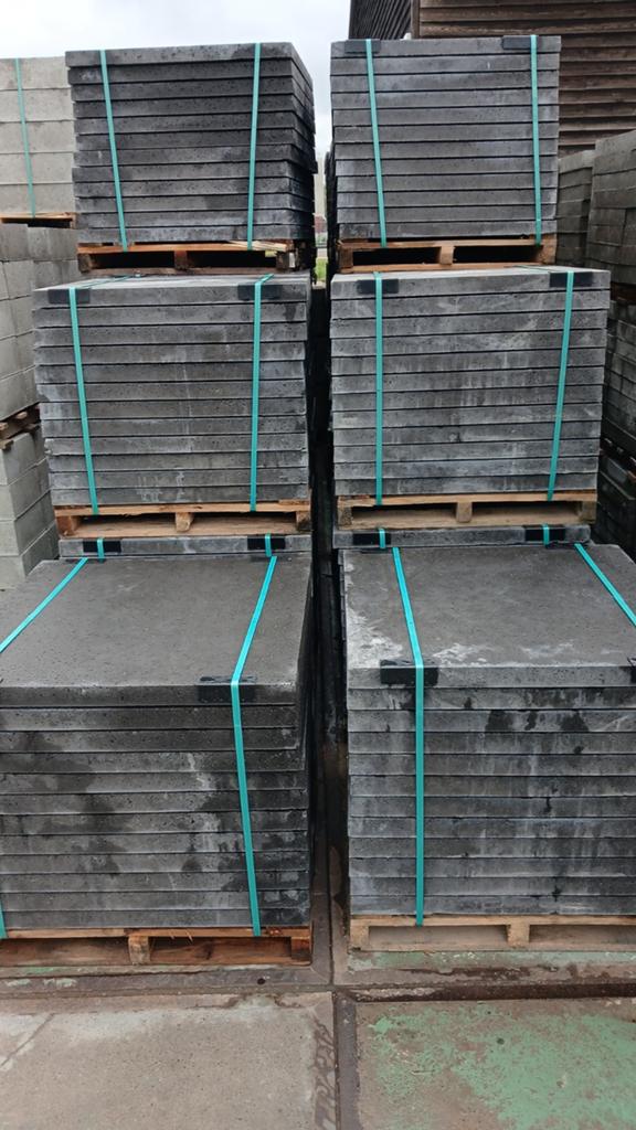 Unieke kans – Oud Hollandse tegels 80x80x5 antraciet €30 m², Ophalen of Verzenden, Zo goed als nieuw, 10 m² of meer, Beton