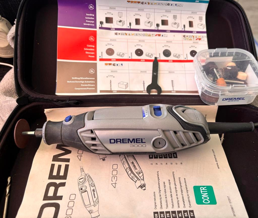 Dremel 3000 Multitool 130W met accessoires, Gebruikt, Variabele snelheid, Overige typen, Ophalen of Verzenden