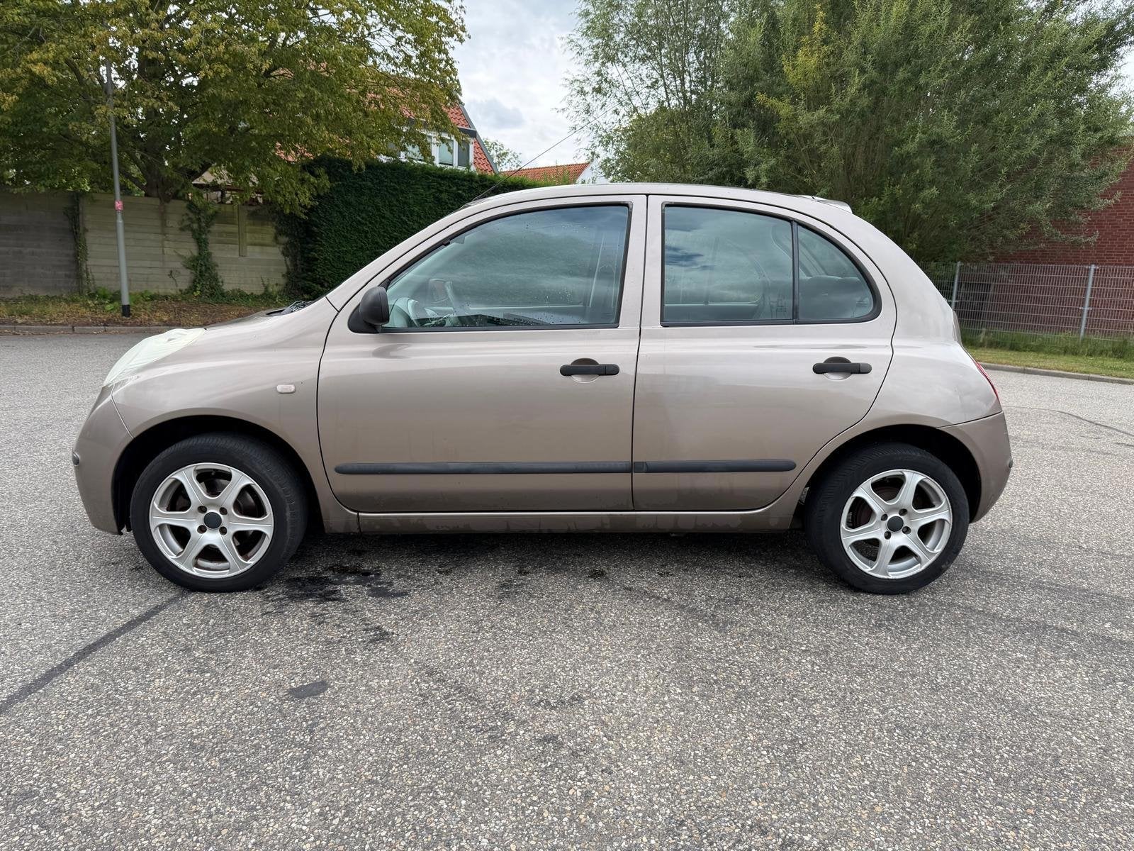 Nissan Micra 1.2 Visia 5DR*Airco*Trekhaak*LM velgen*Elektris, Voorwielaandrijving, 4 cilinders, Bruin, Origineel Nederlands