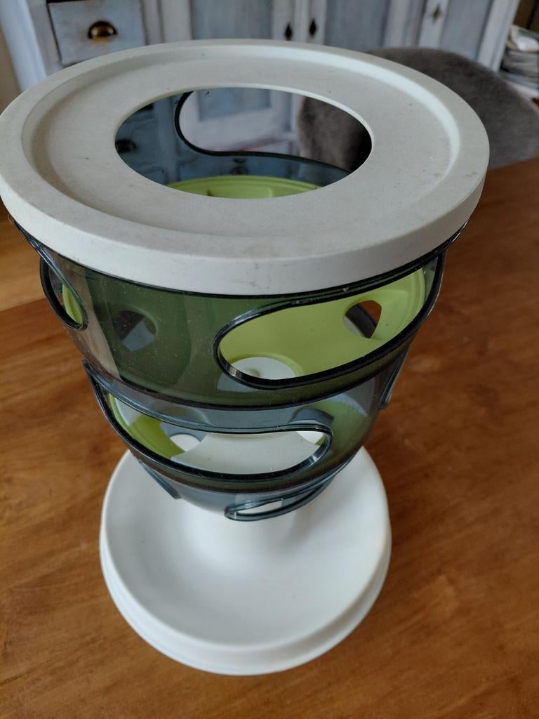 Leuke voerbak voor kat, Dieren en Toebehoren, Katten-accessoires, Ophalen of Verzenden, Zo goed als nieuw