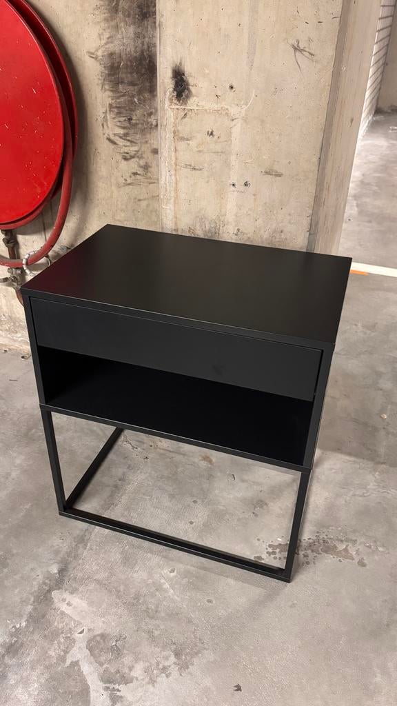 IKEA VIKHAMMER Nachtkastje Zwart 60x39 cm, Ophalen, Gebruikt, 55 tot 70 cm, 45 tot 65 cm