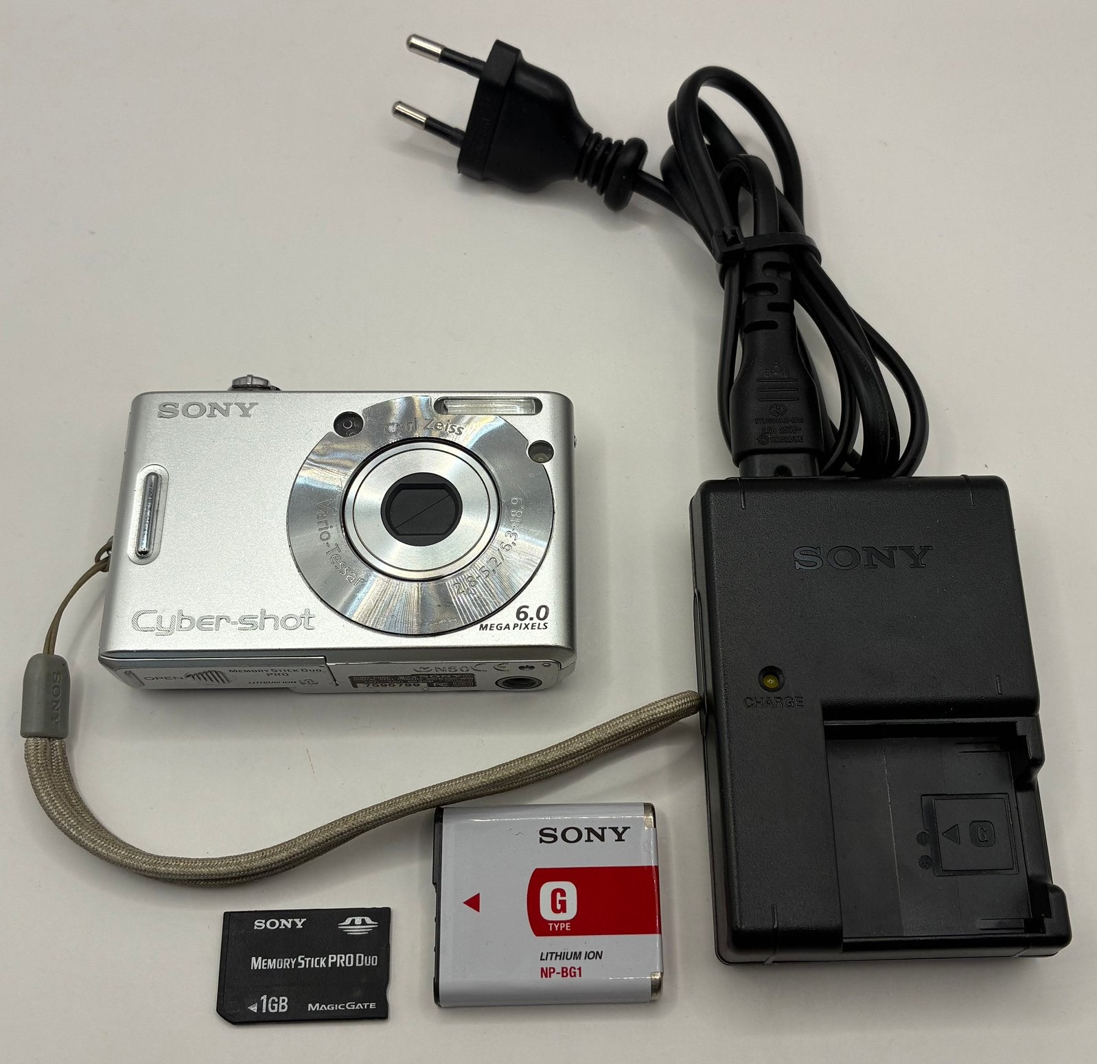 Sony Cyber-shot DSC-W30 - compact camera, Ophalen of Verzenden, Zo goed als nieuw, Sony, 8 keer of meer