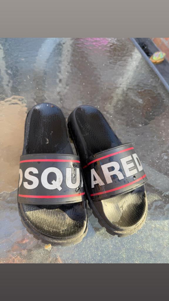 Dsquared slippers maat 38 - Zo goed als nieuw, Ophalen of Verzenden, Zo goed als nieuw, Slippers
