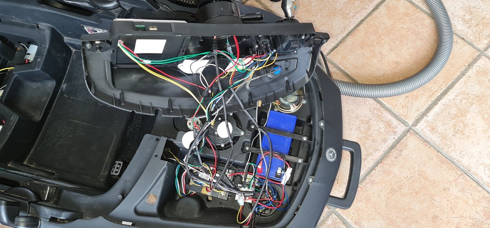 Mercedes AMG kinderauto met afstandsbediening, Ophalen, Gebruikt, Afstandsbediening