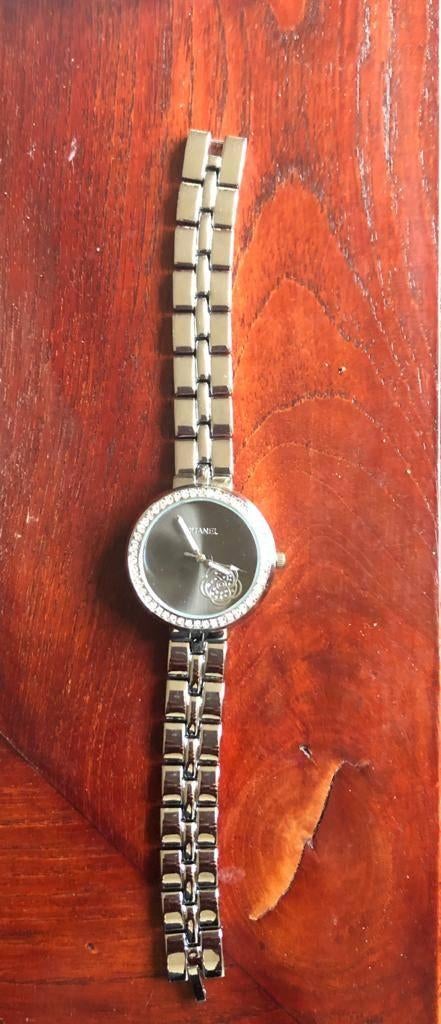 Mooi horloge, dameshorloge, nieuw, Sieraden, Tassen en Uiterlijk, Horloges | Dames, Overige merken, Staal, Staal, Polshorloge