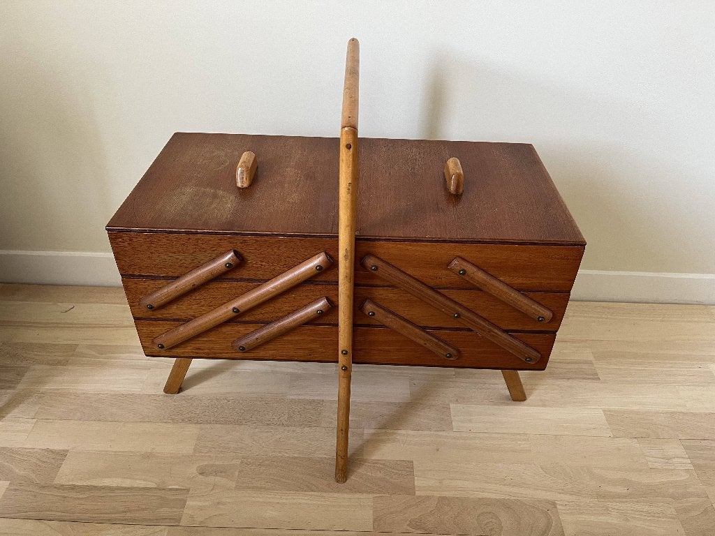 Mid century naaikastje, Ophalen, Gebruikt
