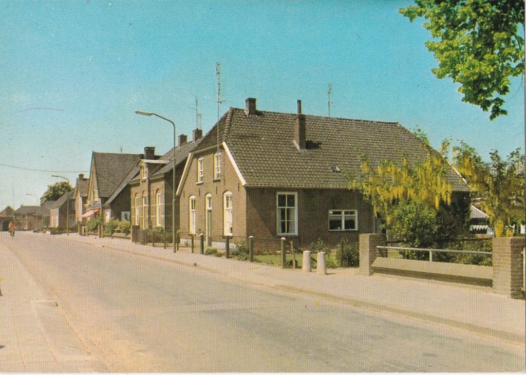 Angerlo (Gld) dorpsstraat 1974., Verzamelen, Ophalen, 1960 tot 1980, Ongelopen, Gelderland