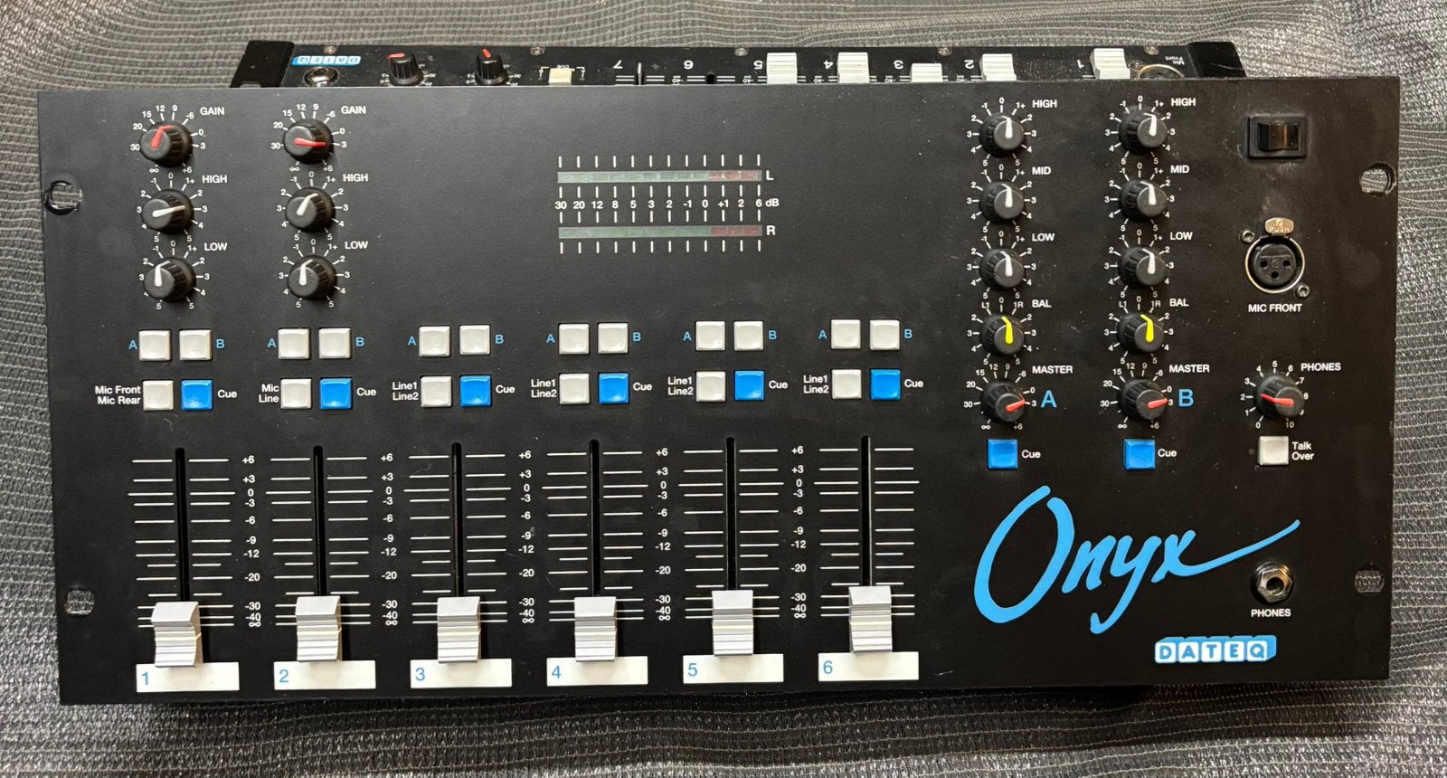 Dateq mengpanelen 1x onyx 2x crew, Ophalen of Verzenden, Gebruikt