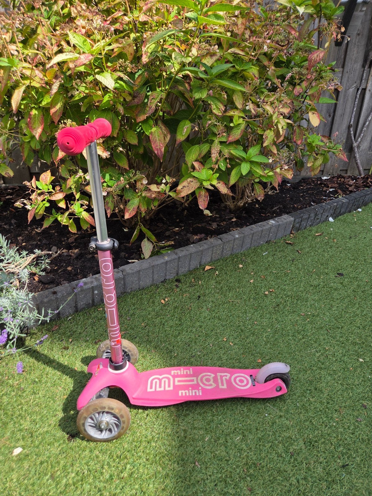Roze Mini Micro Step voor Kinderen met LED verlichting, Fietsen en Brommers, Ophalen, Gebruikt, Gewone step, Micro